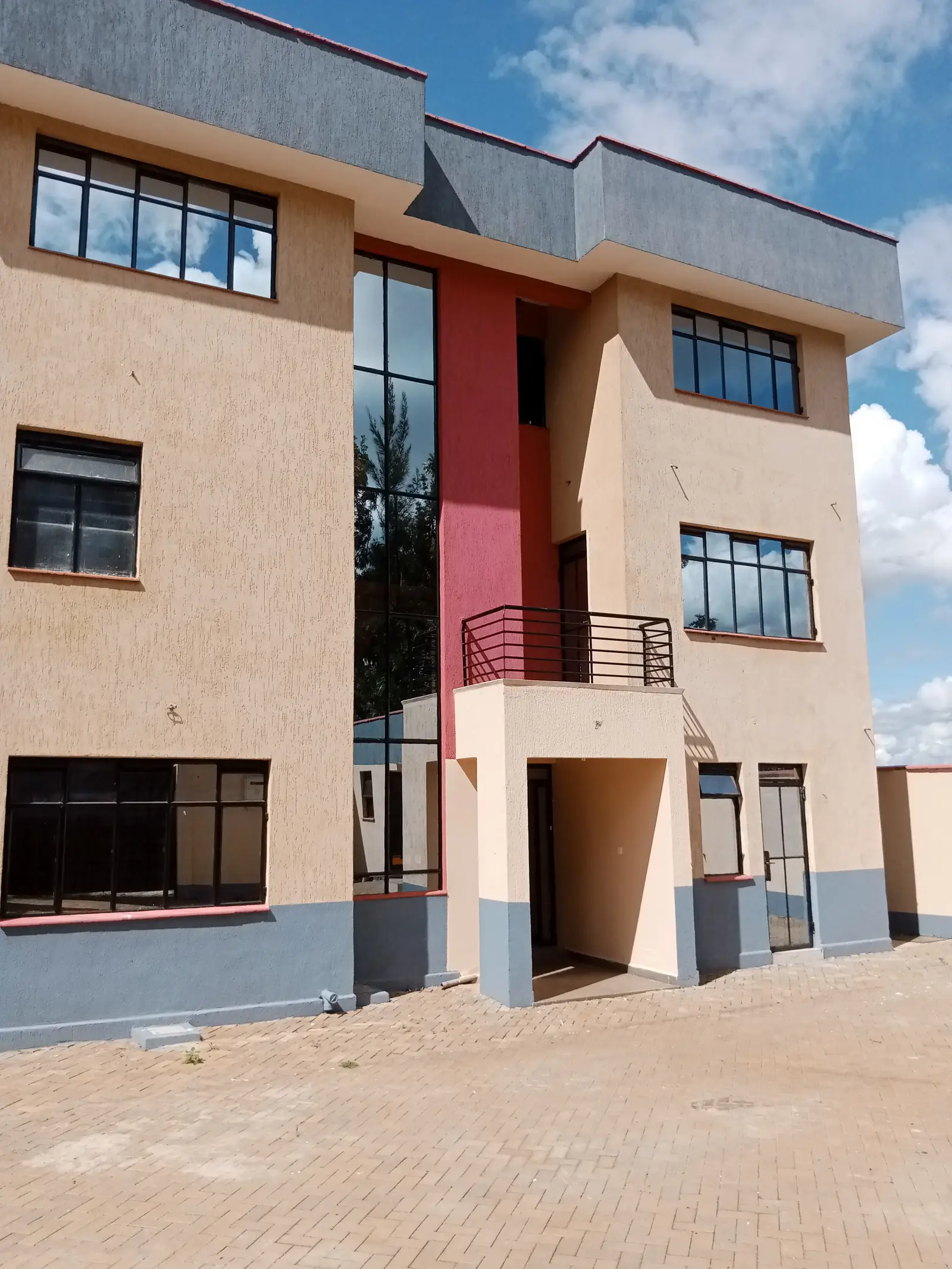 5 bedroom townhouse in Kiora Estate Kiambu